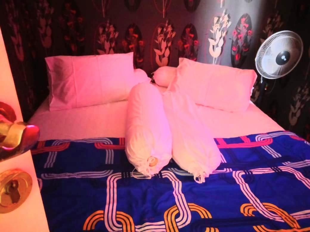 Villa Hello Kitty Kota Bunga Puncak Cinengangirang Buitenkant foto