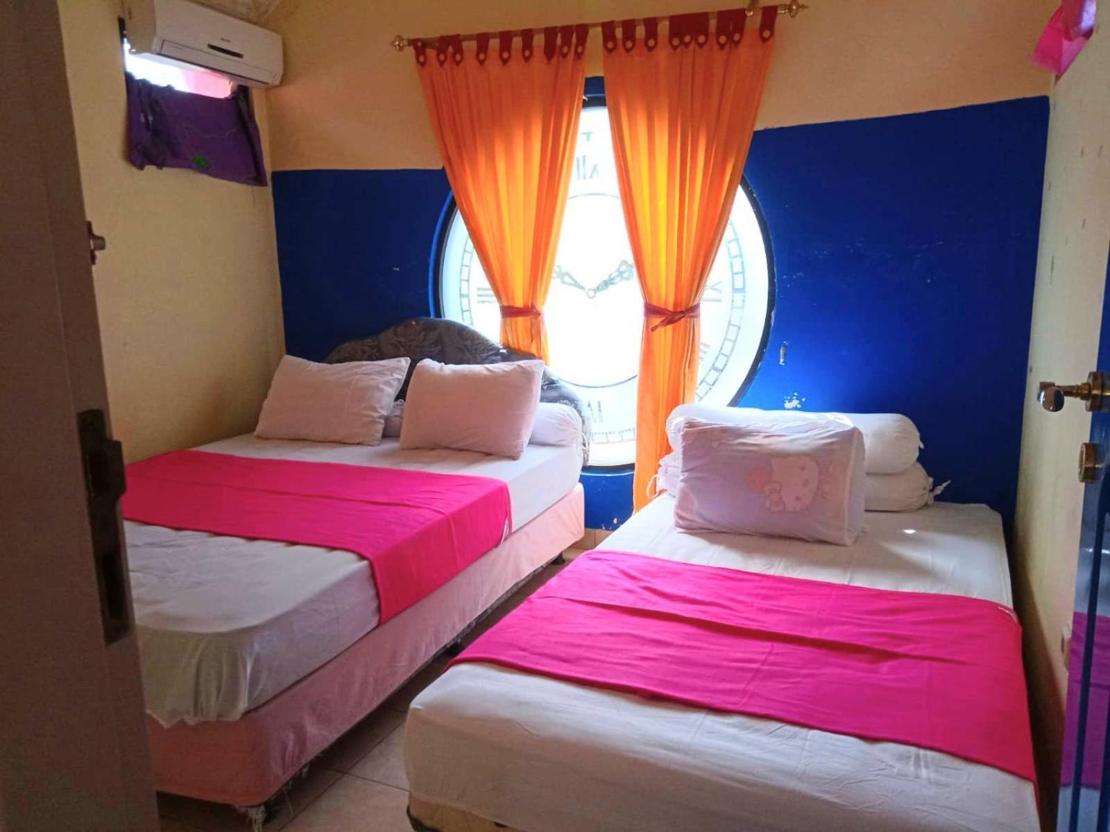 Villa Hello Kitty Kota Bunga Puncak Cinengangirang Buitenkant foto