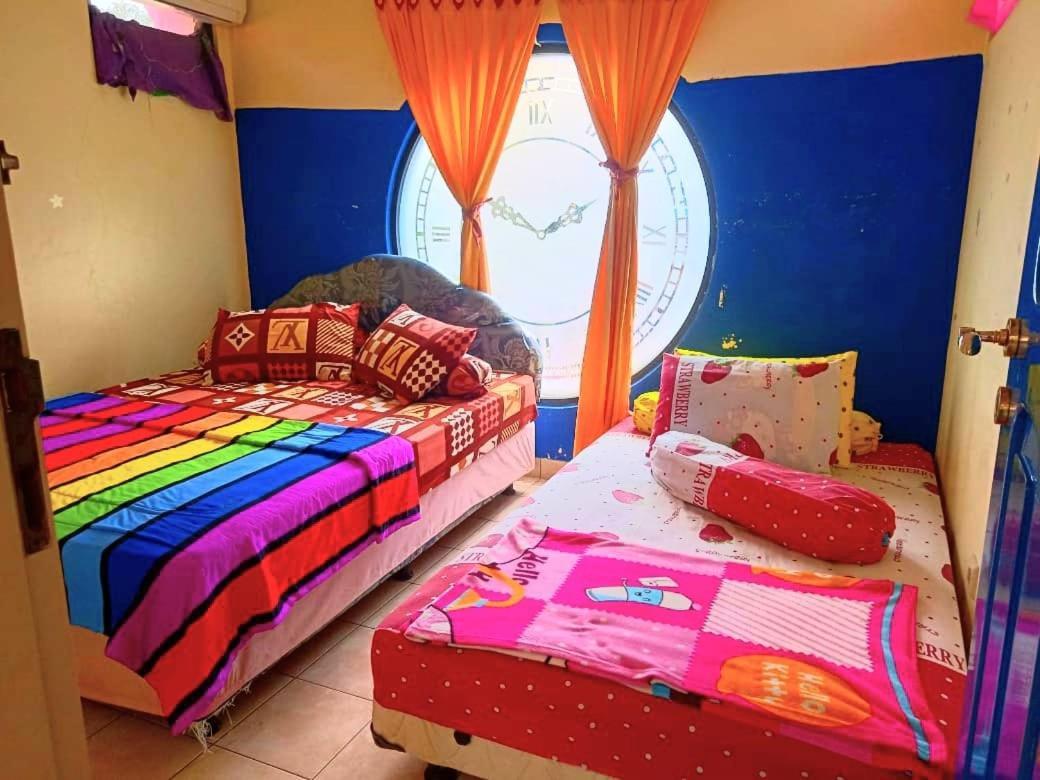 Villa Hello Kitty Kota Bunga Puncak Cinengangirang Buitenkant foto