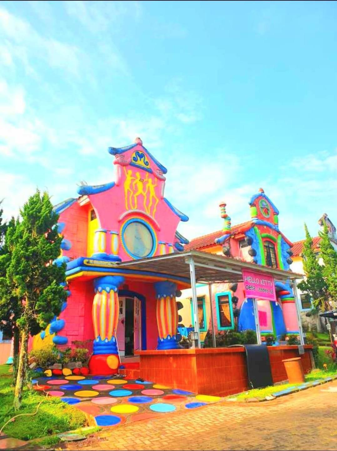 Villa Hello Kitty Kota Bunga Puncak Cinengangirang Buitenkant foto
