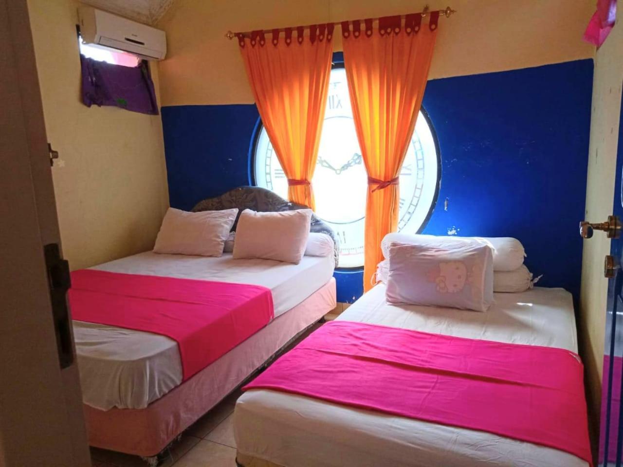 Villa Hello Kitty Kota Bunga Puncak Cinengangirang Buitenkant foto