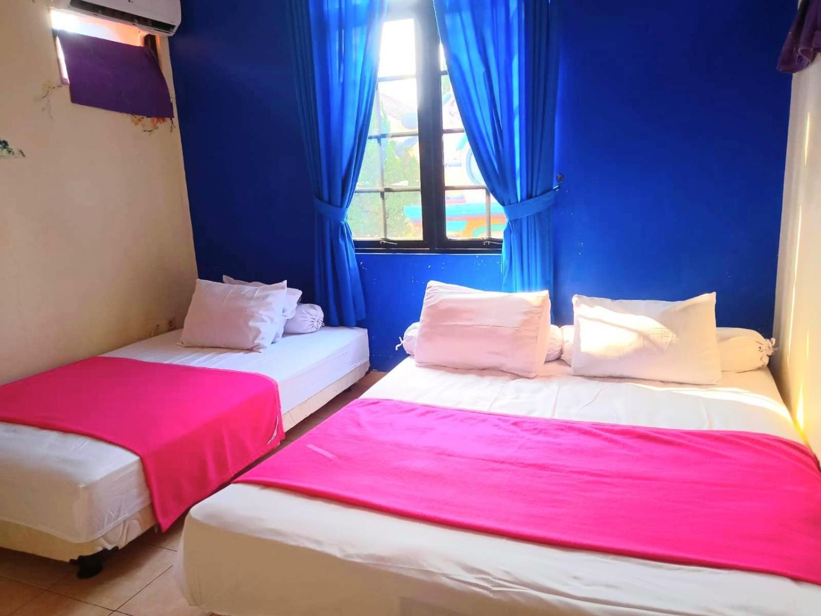 Villa Hello Kitty Kota Bunga Puncak Cinengangirang Buitenkant foto